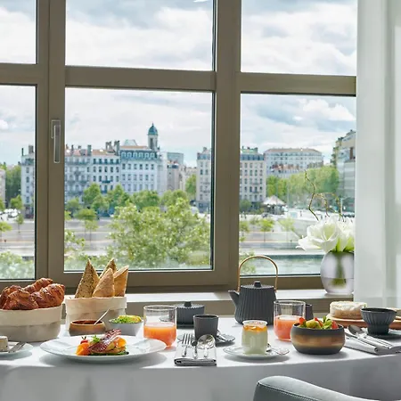 Intercontinental - Dieu By Ihg 5* ليون